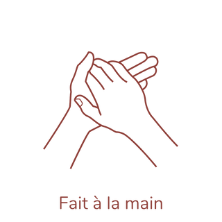 Fait à la main de façon artisanal au processus de saponification ancestral au chaudron