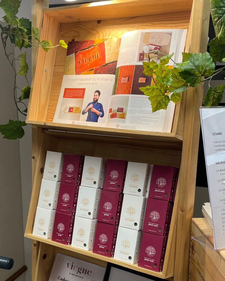 présentoir savons cépages vie.gne boutique revendeur client
